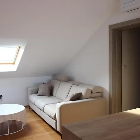 Elen Apartment *