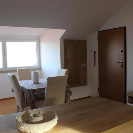 Elen Apartment Postira